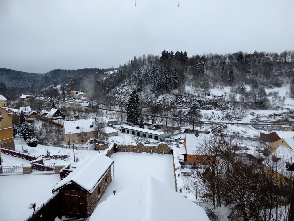 Penzion - Restaurant U Zamku Bečov nad Teplou Buitenkant foto