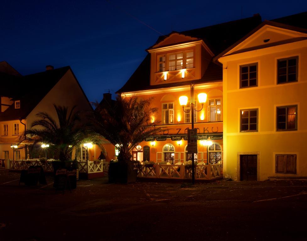 Penzion - Restaurant U Zamku Bečov nad Teplou Buitenkant foto