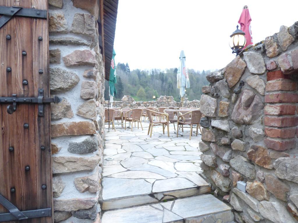 Penzion - Restaurant U Zamku Bečov nad Teplou Buitenkant foto