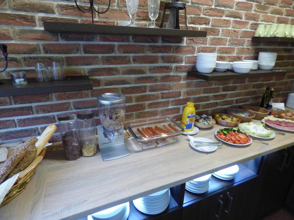 Penzion - Restaurant U Zamku Bečov nad Teplou Buitenkant foto