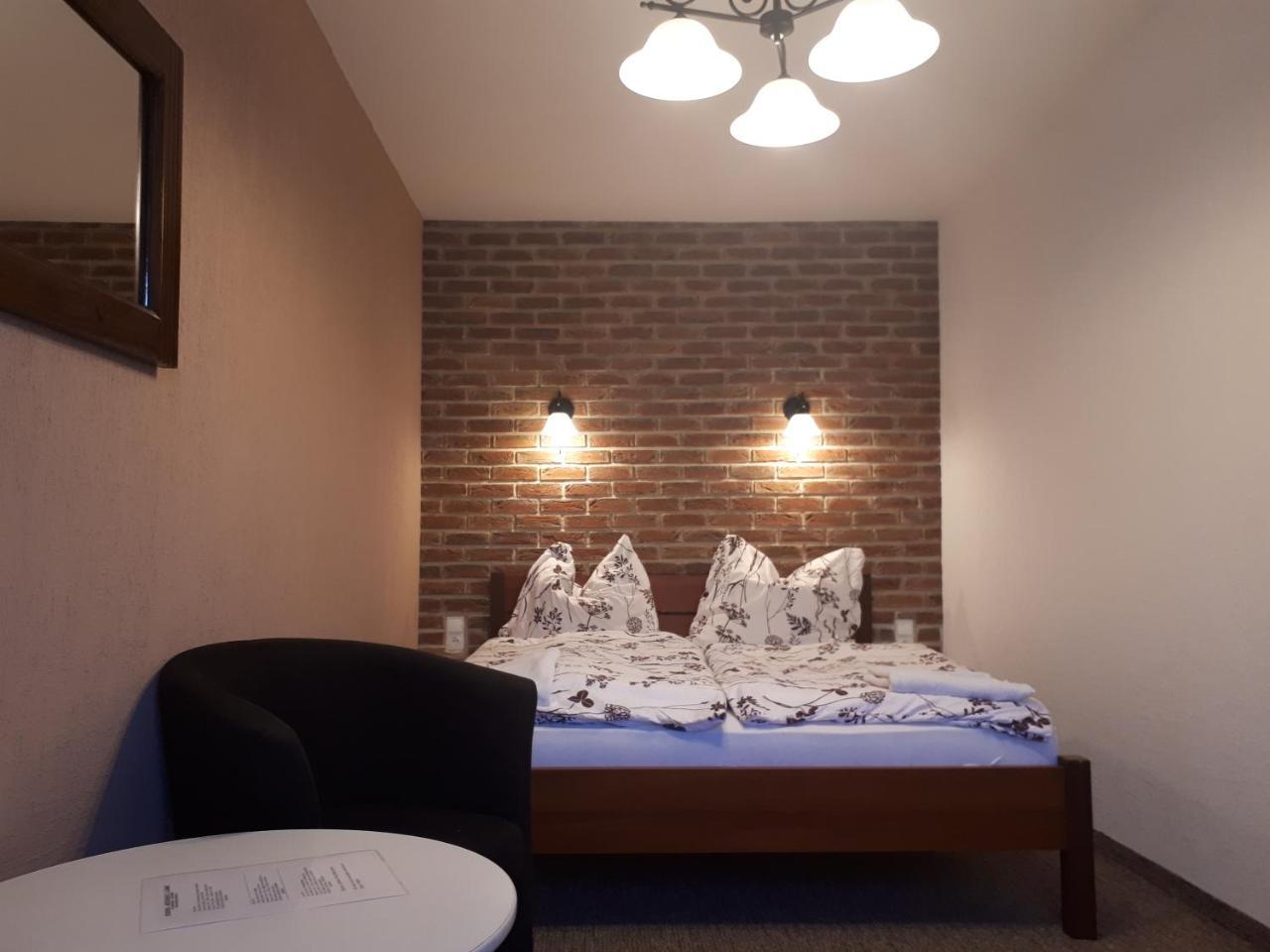 Penzion - Restaurant U Zamku Bečov nad Teplou Kamer foto