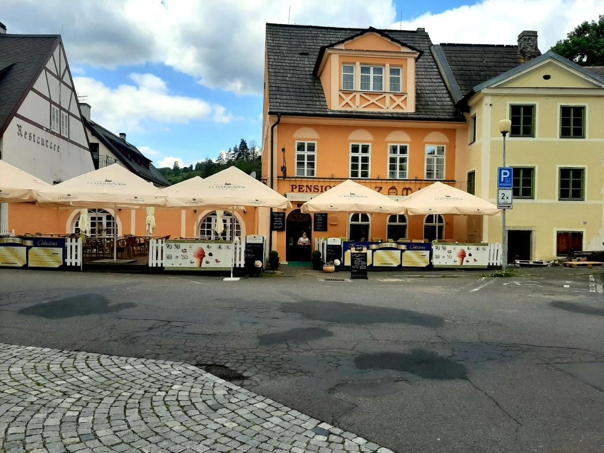 Penzion - Restaurant U Zamku Bečov nad Teplou Buitenkant foto